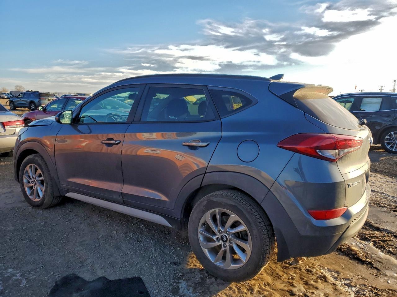 2018 HYUNDAI TUCSON SEL photo 2
