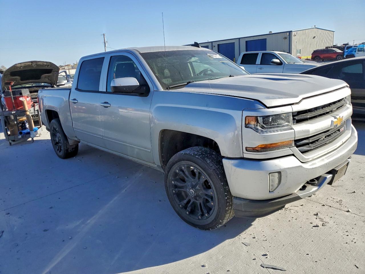 2017 CHEVROLET SILVERADO K1500 LT photo 4