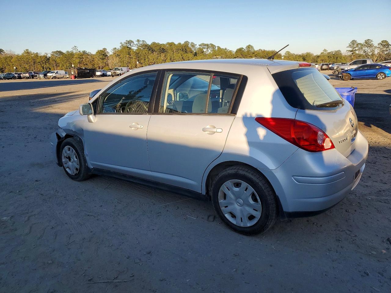 2012 NISSAN VERSA S photo 2