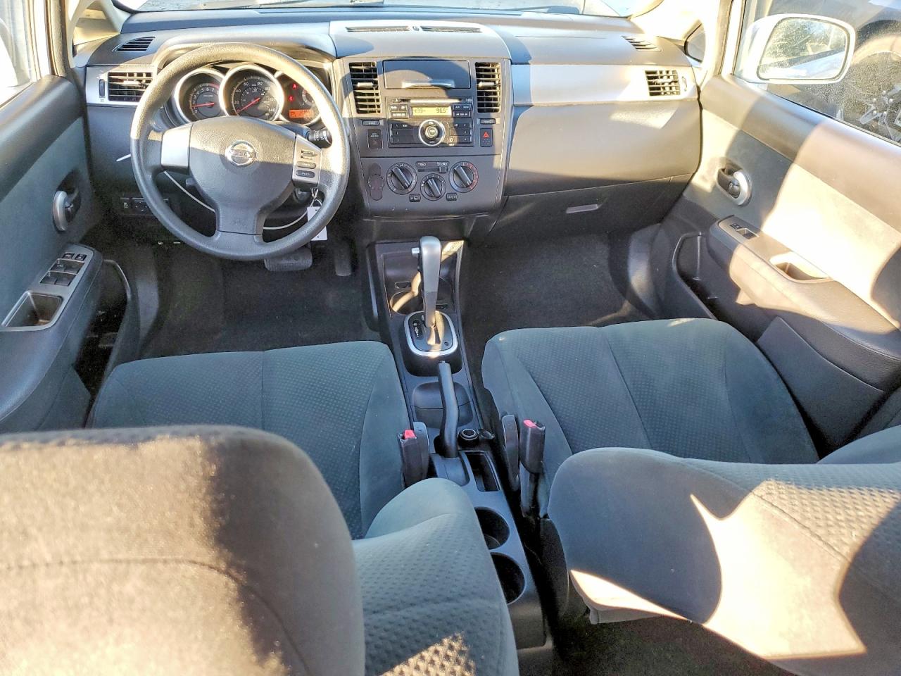 2012 NISSAN VERSA S photo 8
