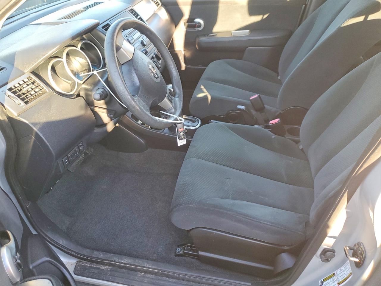 2012 NISSAN VERSA S photo 7