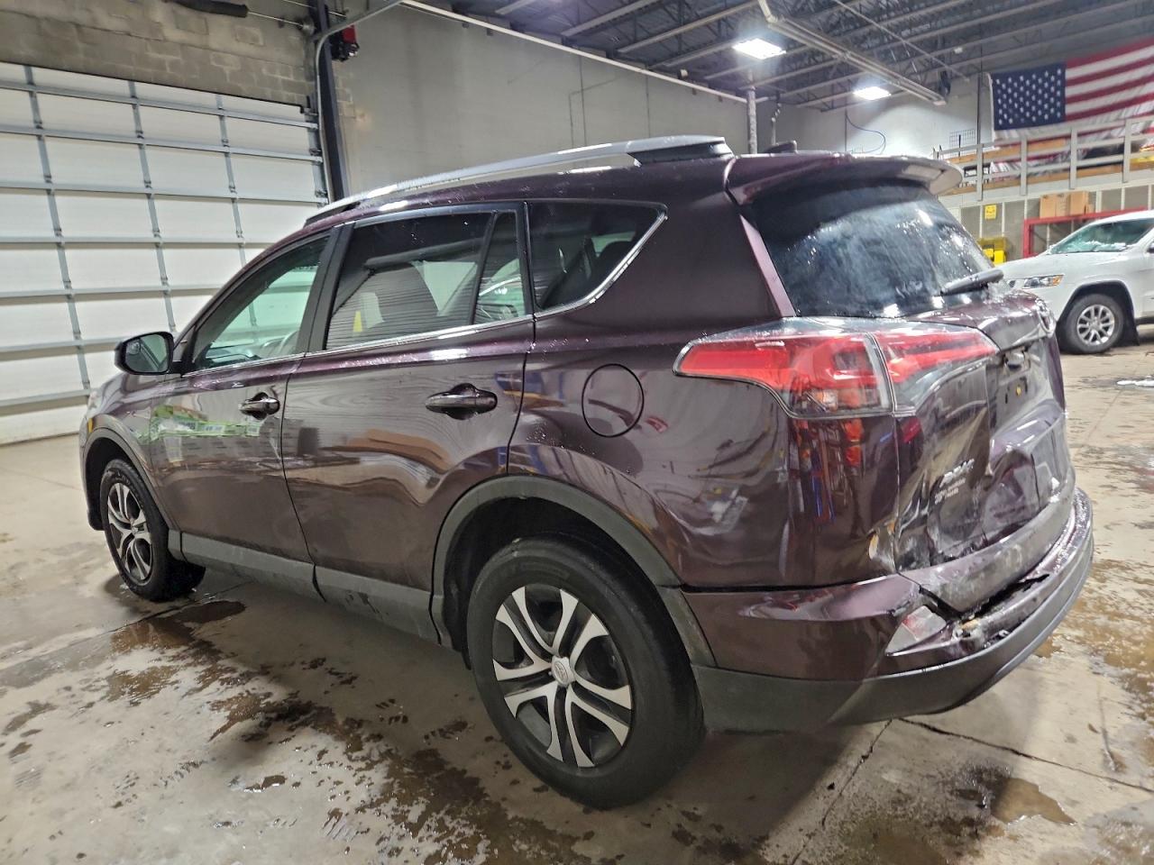 2018 TOYOTA RAV4 LE photo 3