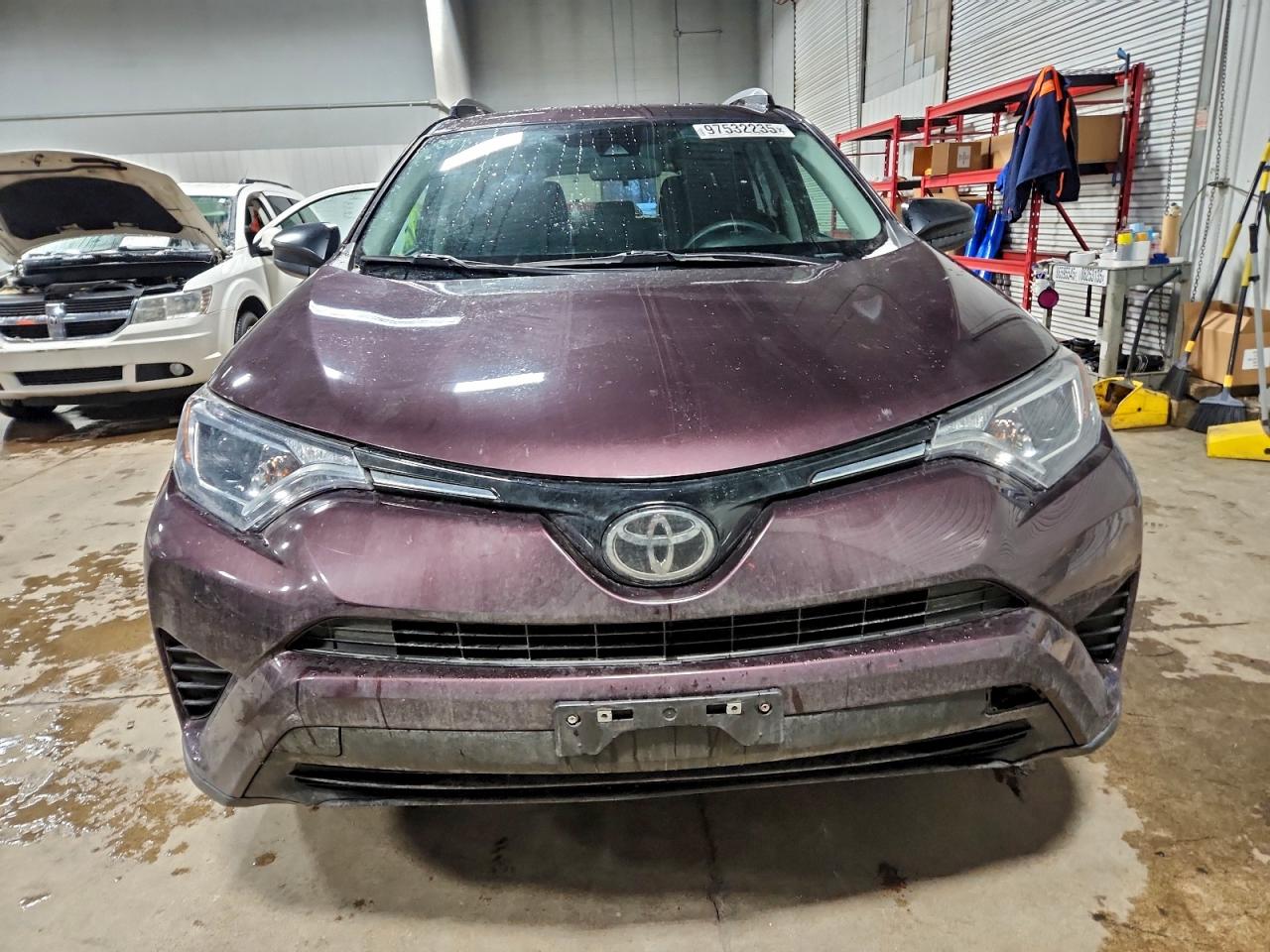 2018 TOYOTA RAV4 LE photo 9