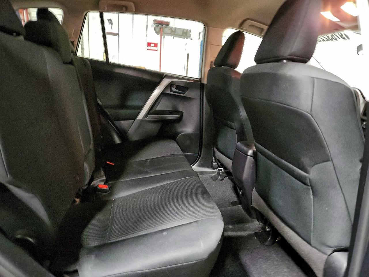 2018 TOYOTA RAV4 LE photo 21