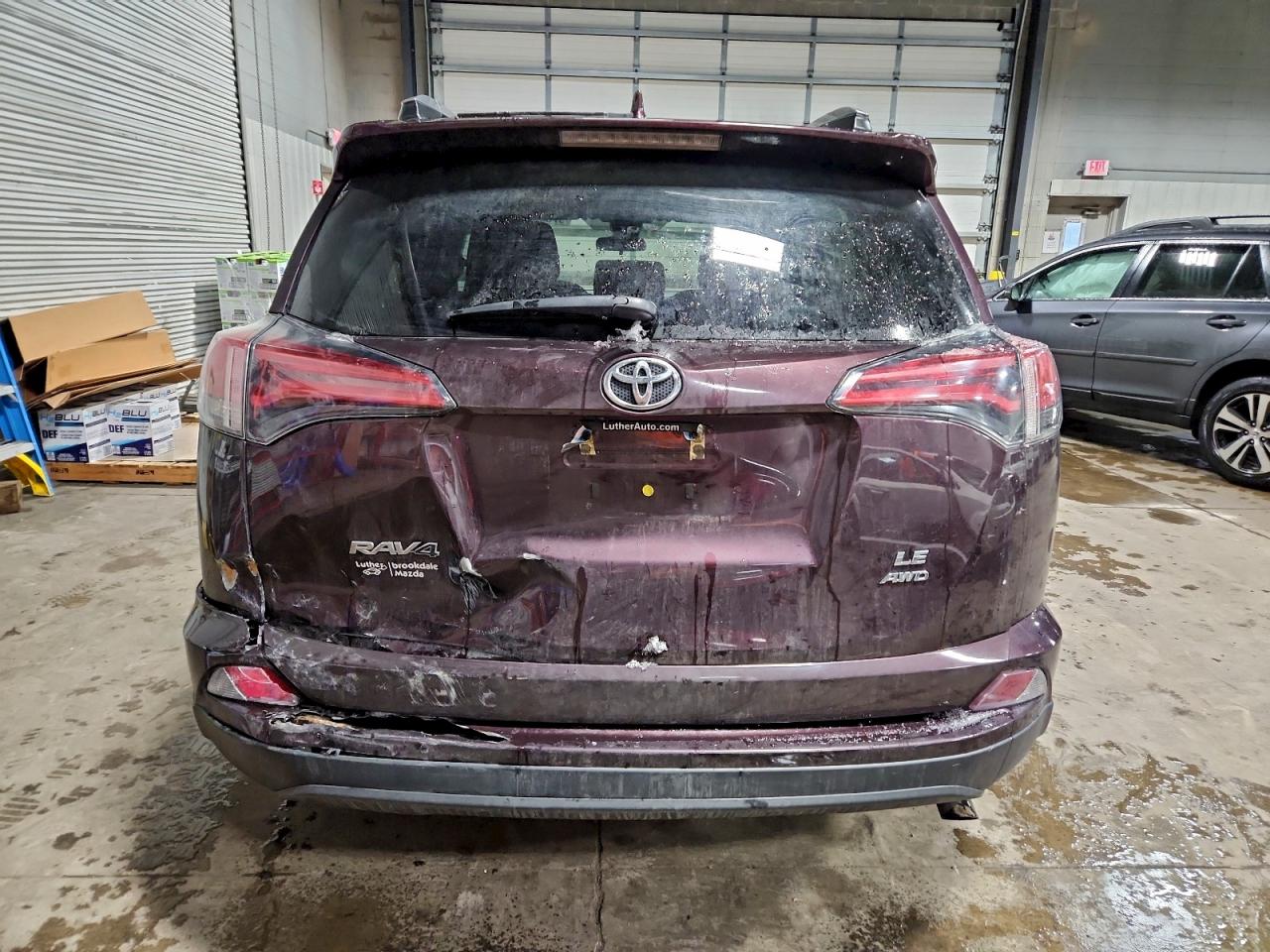 2018 TOYOTA RAV4 LE photo 11