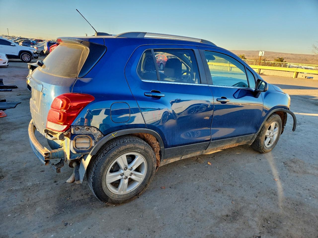 2020 CHEVROLET TRAX 1LT photo 3