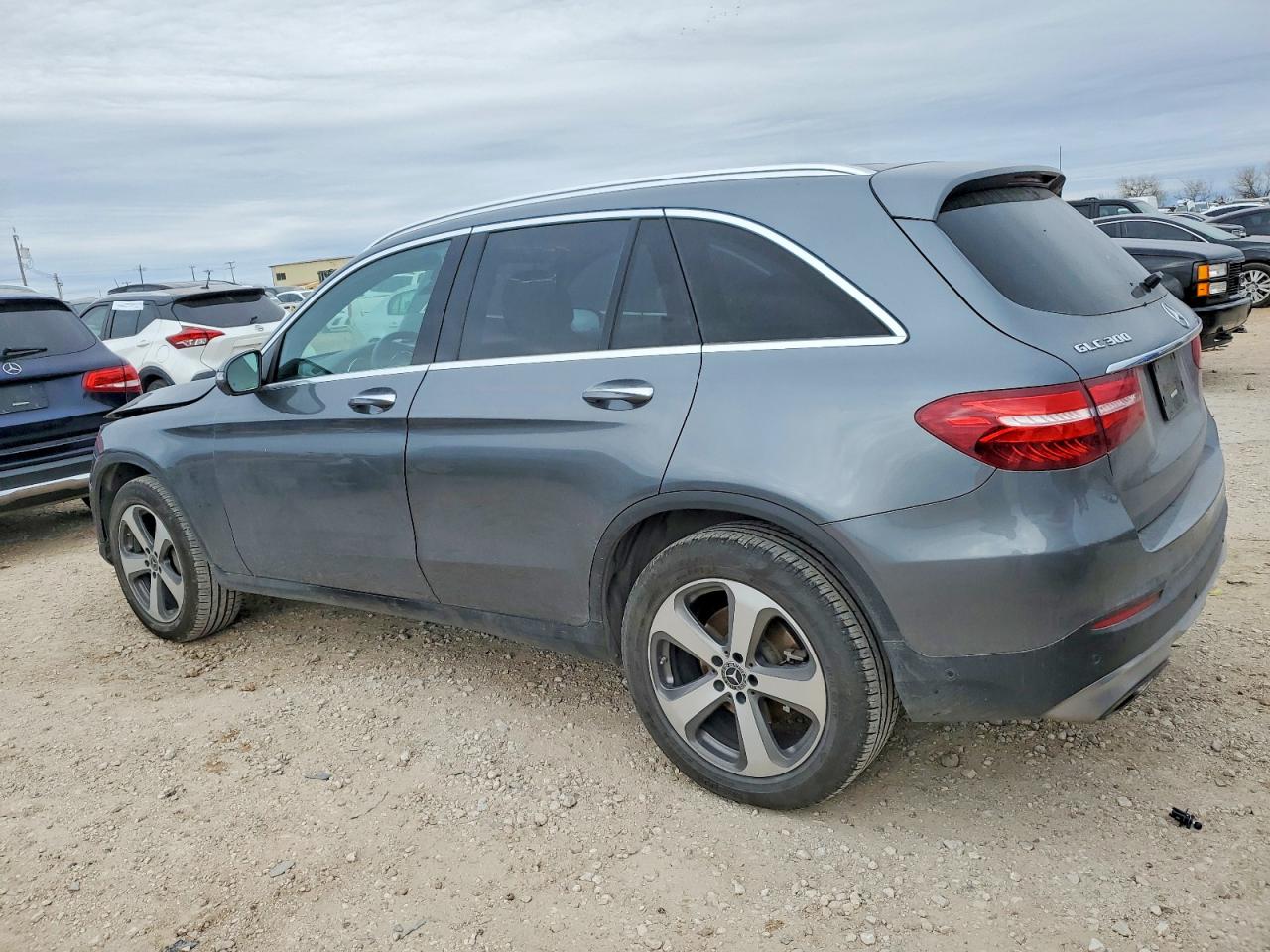 2018 MERCEDES-BENZ GLC 300 photo 3