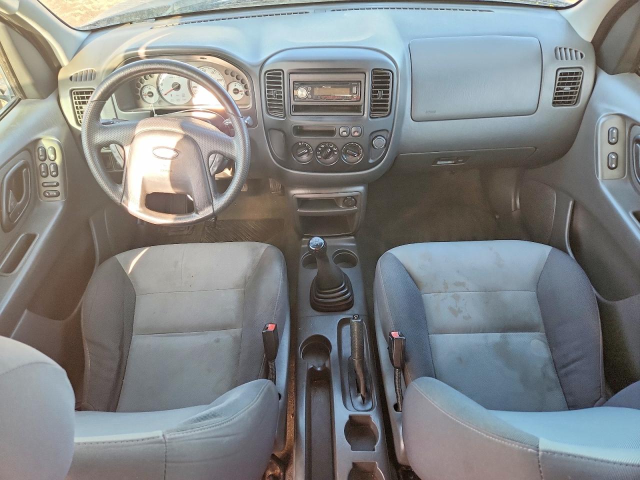 2004 FORD ESCAPE XLS photo 8