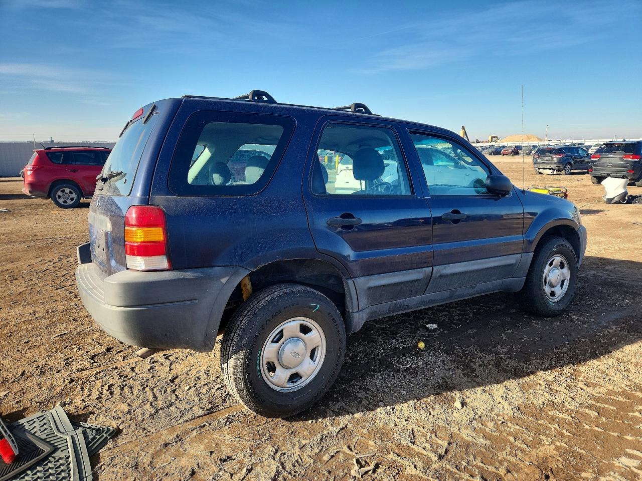 2004 FORD ESCAPE XLS photo 3