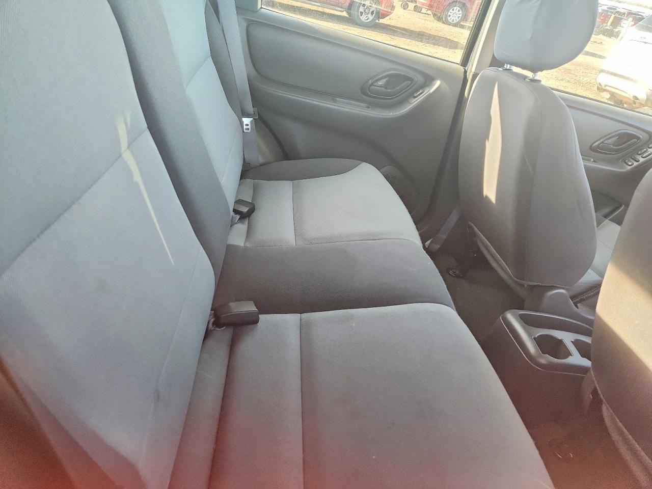 2004 FORD ESCAPE XLS photo 11