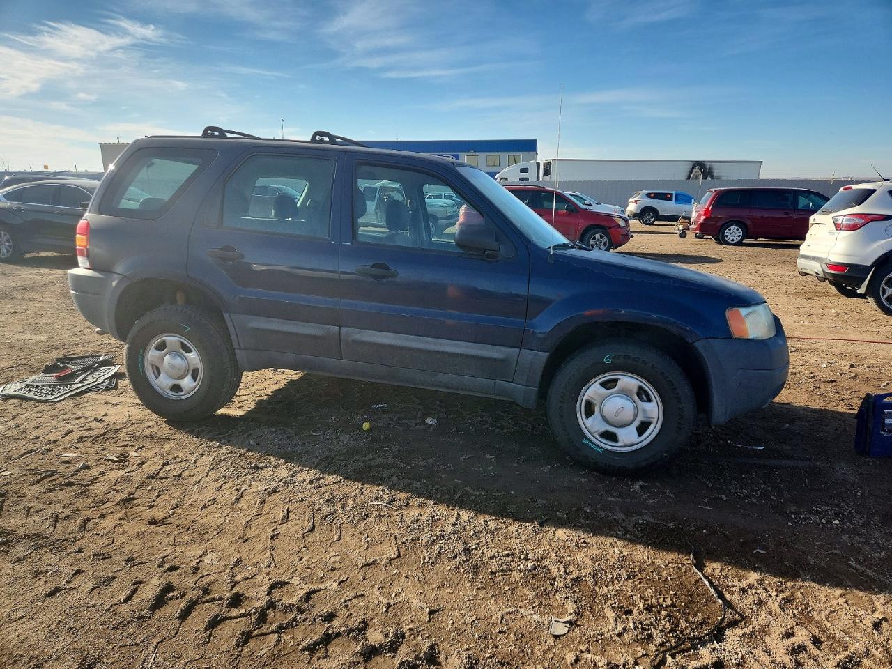 2004 FORD ESCAPE XLS photo 4