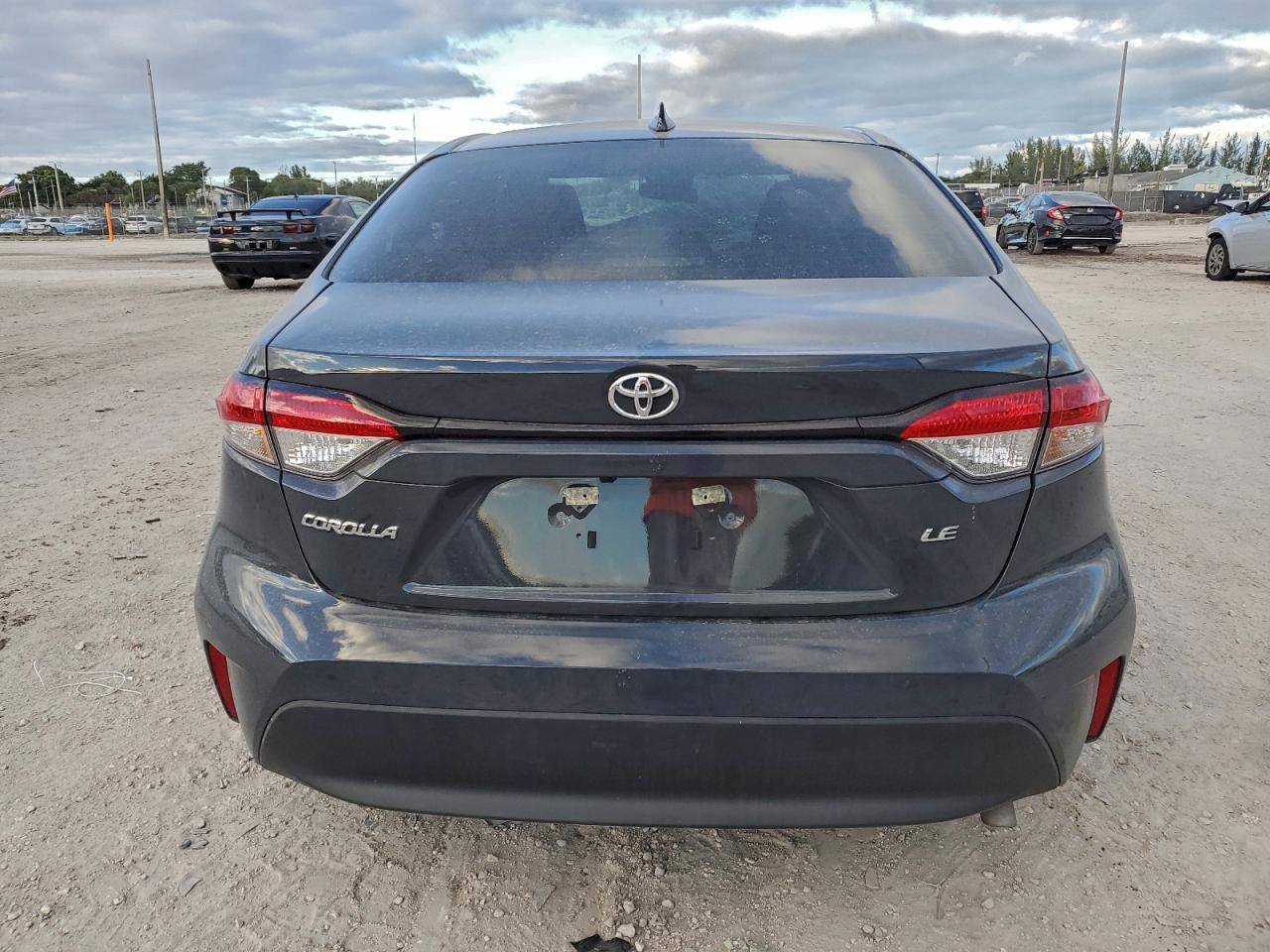 2025 TOYOTA COROLLA LE photo 6