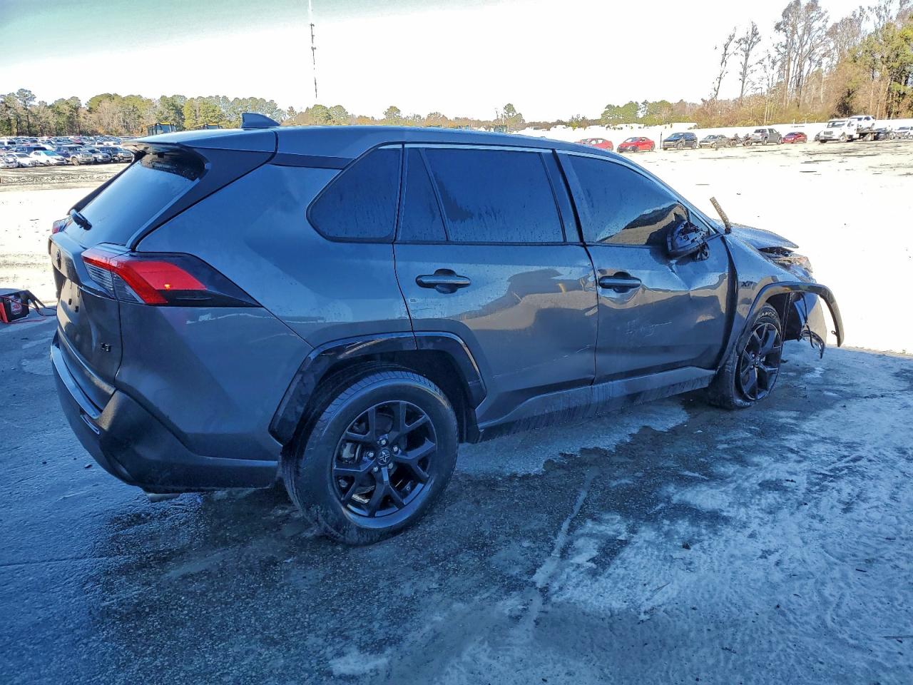 2022 TOYOTA RAV4 LE photo 3