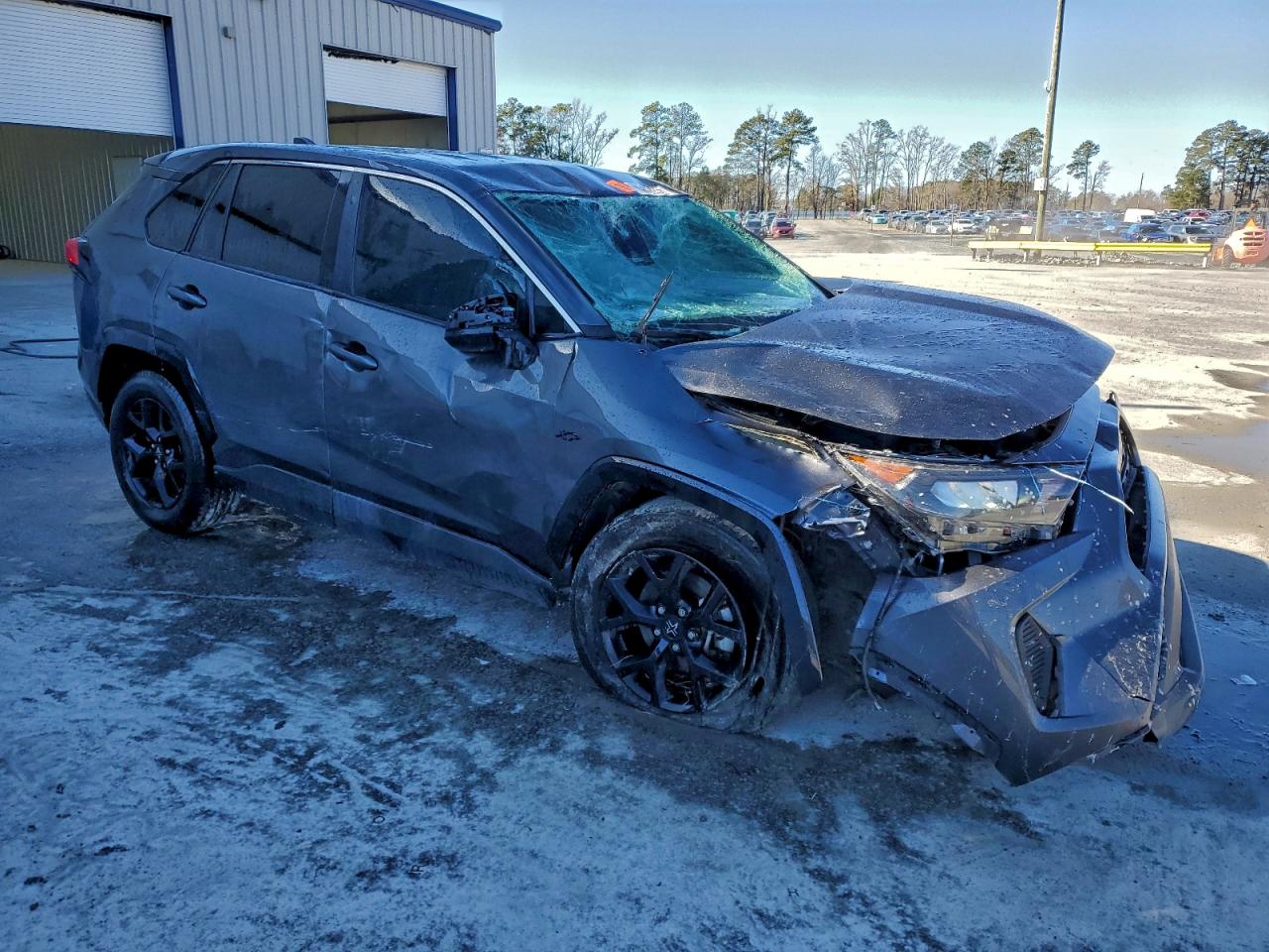 2022 TOYOTA RAV4 LE photo 4