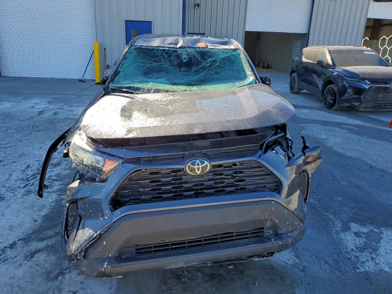 2022 TOYOTA RAV4 LE photo 5