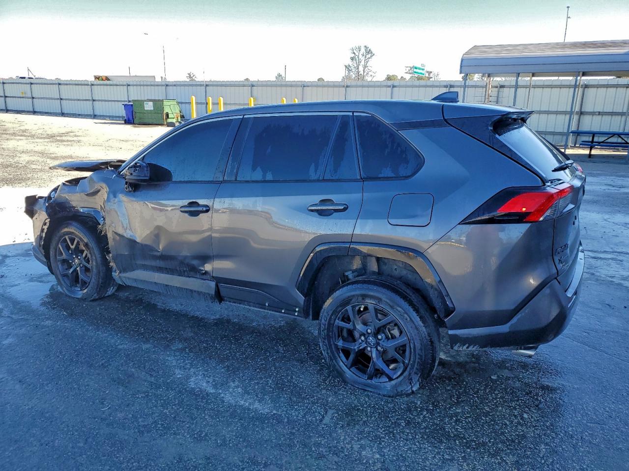 2022 TOYOTA RAV4 LE photo 2