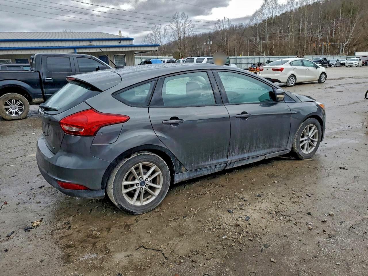 2018 FORD FOCUS SE photo 3