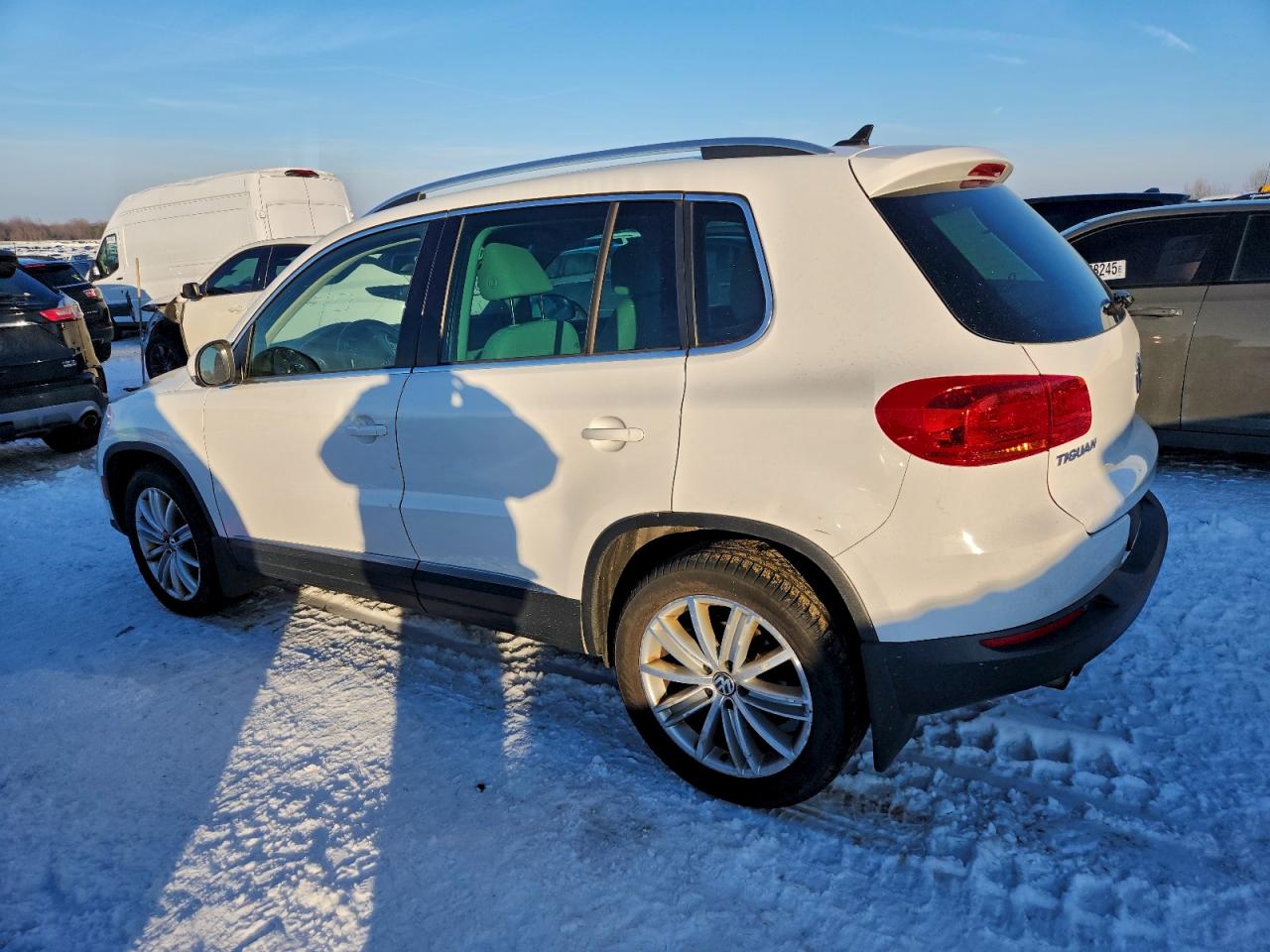 2013 VOLKSWAGEN TIGUAN S photo 3