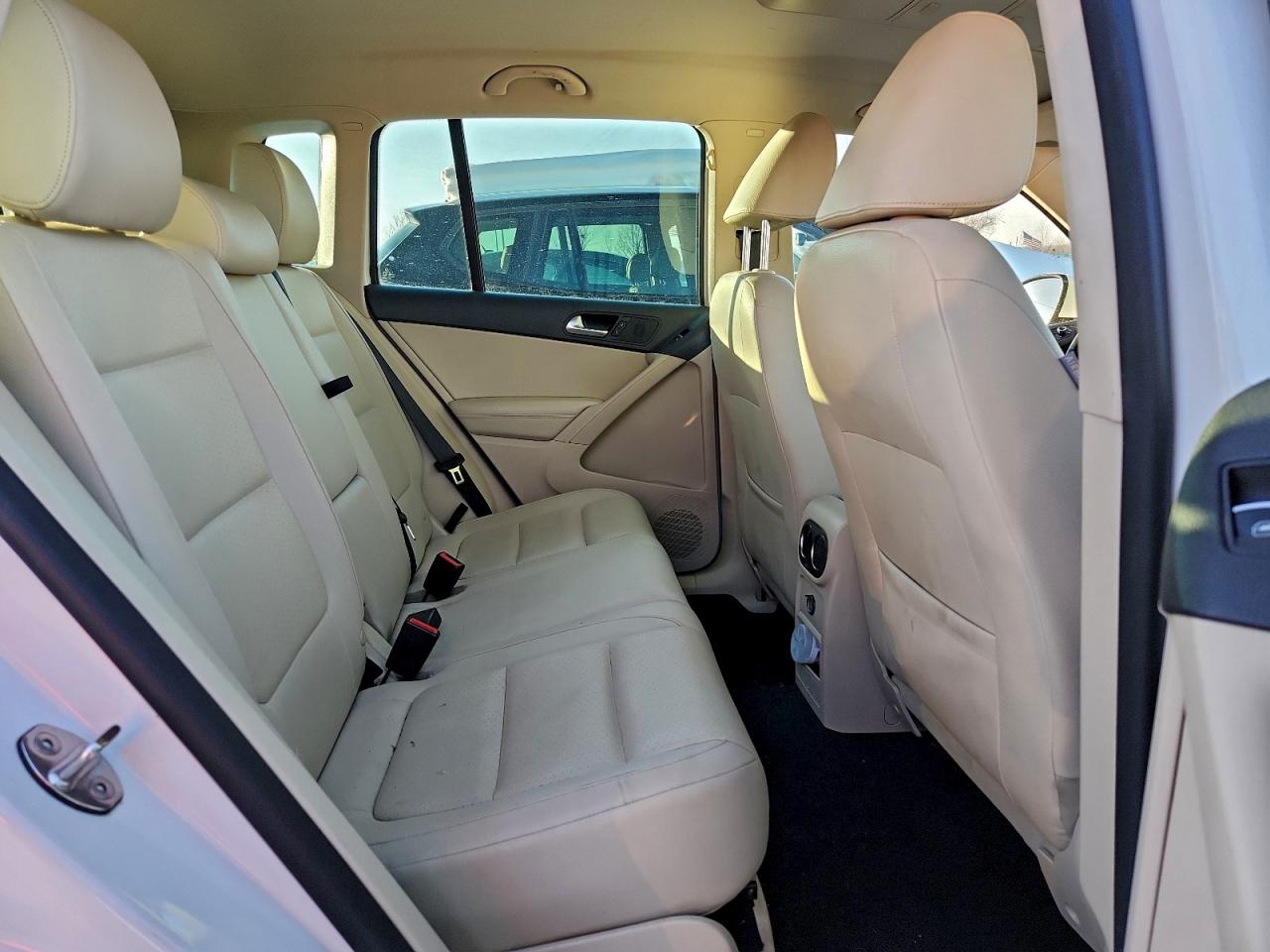 2013 VOLKSWAGEN TIGUAN S photo 21