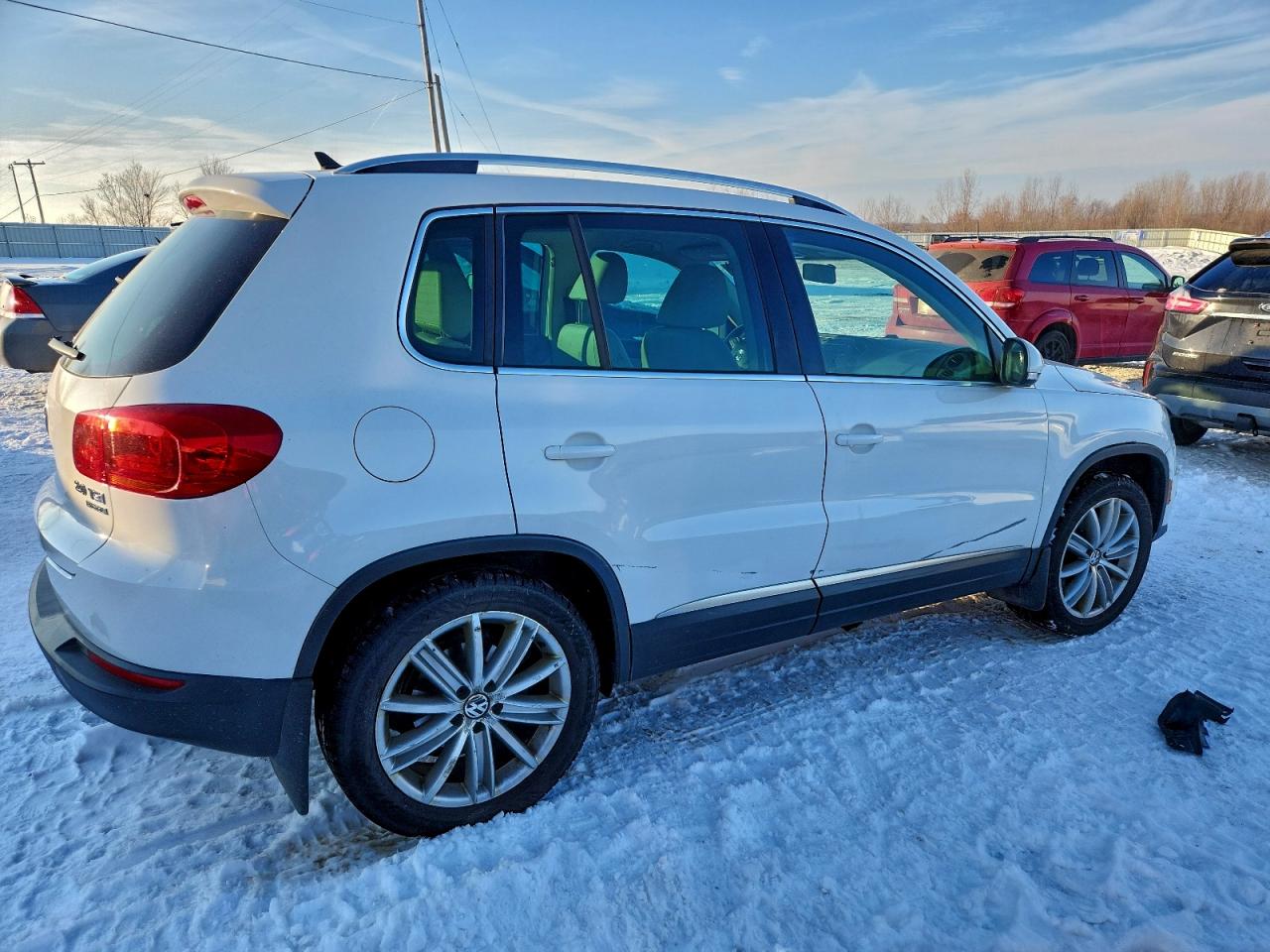 2013 VOLKSWAGEN TIGUAN S photo 5
