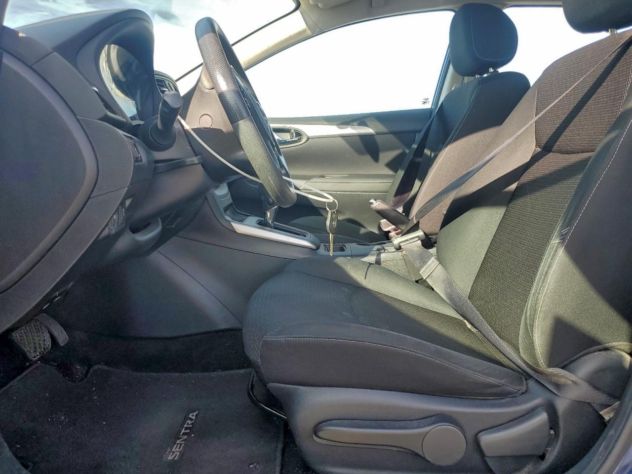 2019 NISSAN SENTRA S photo 13