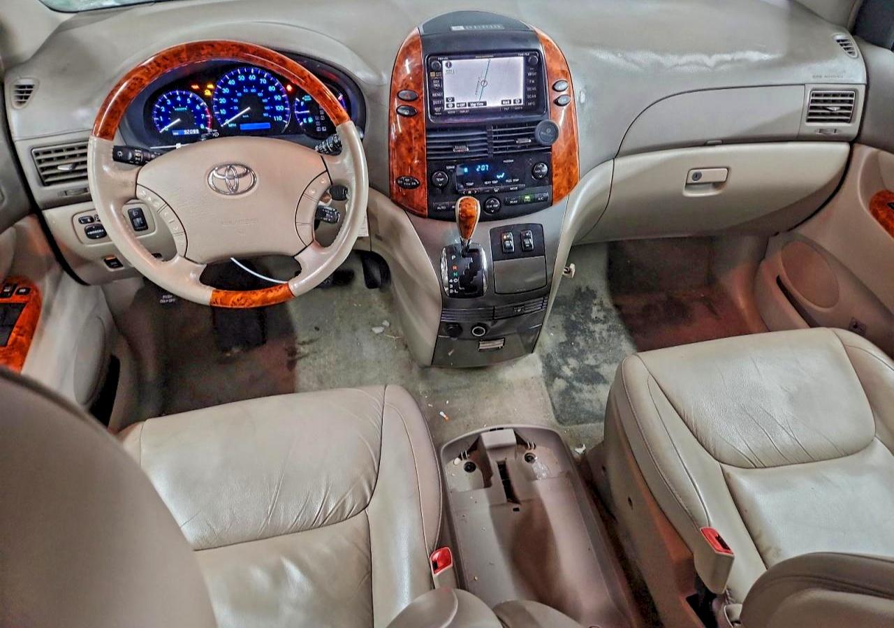 2009 TOYOTA SIENNA XLE photo 22