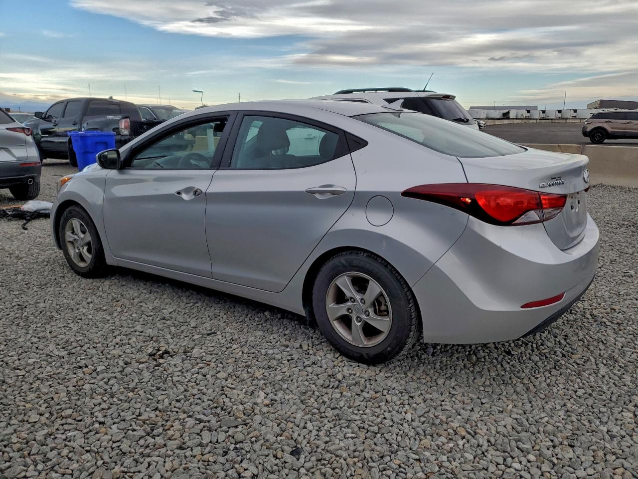 2014 HYUNDAI ELANTRA SE photo 2