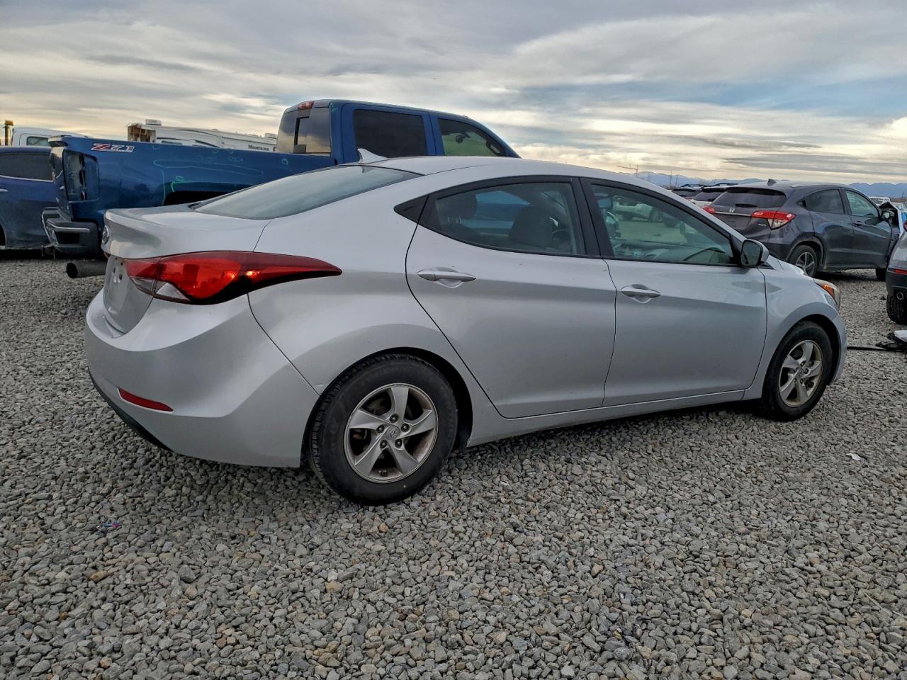 2014 HYUNDAI ELANTRA SE photo 3