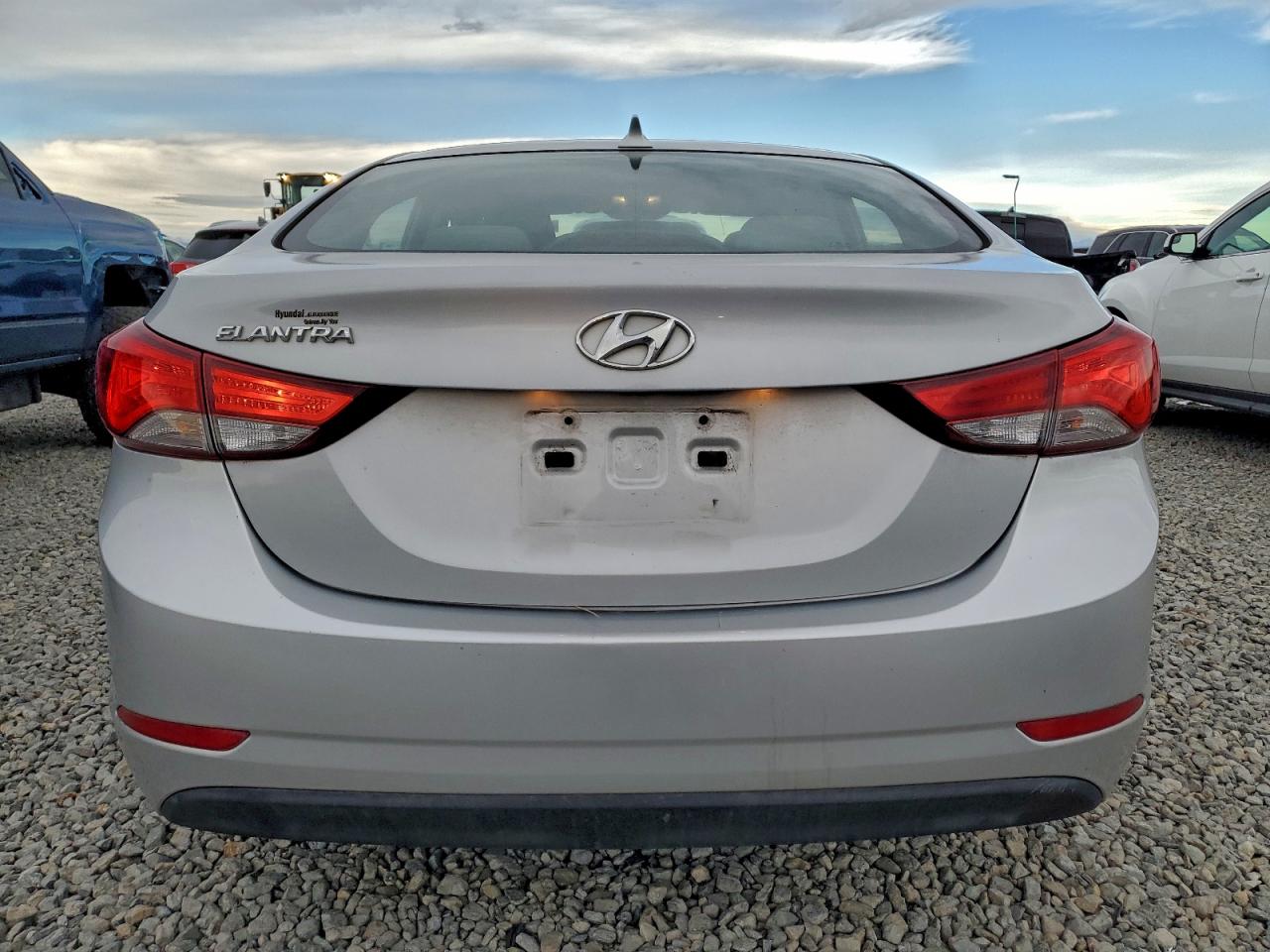 2014 HYUNDAI ELANTRA SE photo 6