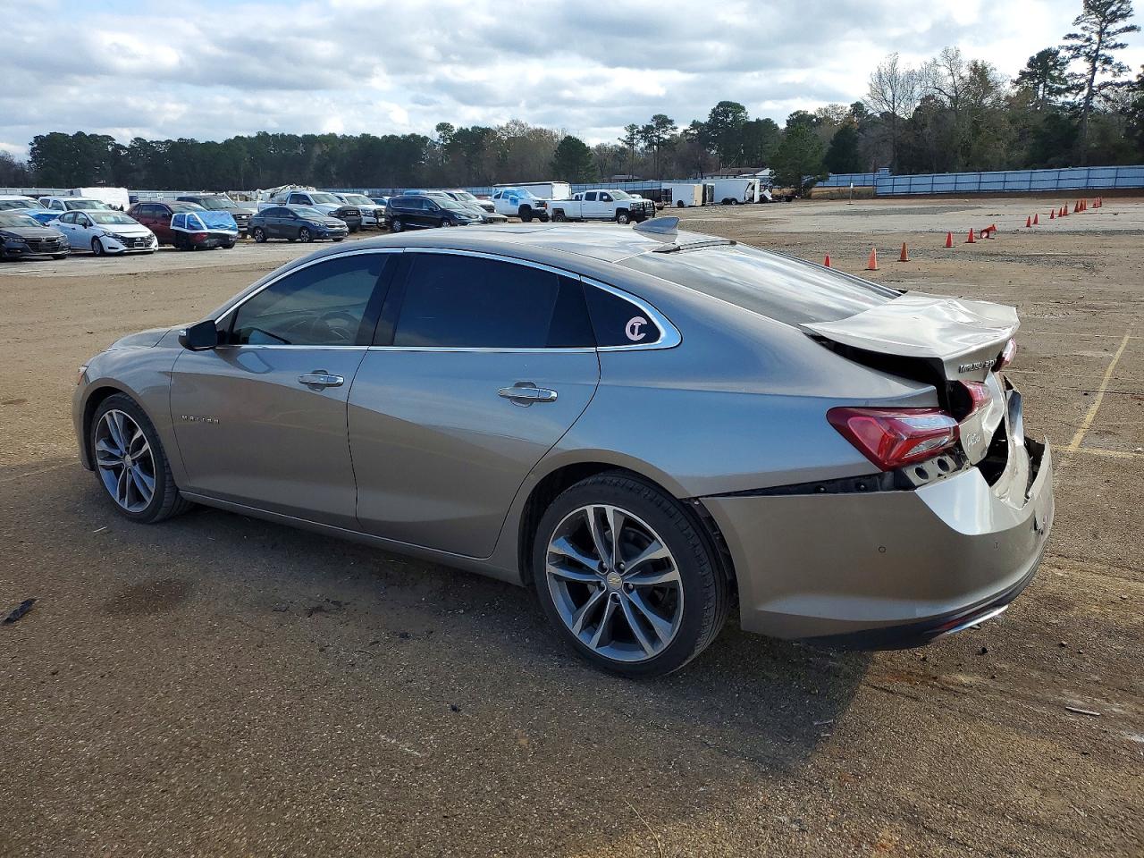 2022 CHEVROLET MALIBU PREMIER photo 2