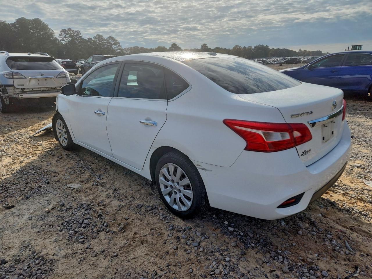 2017 NISSAN SENTRA S photo 4