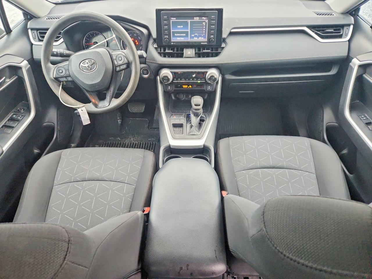 2021 TOYOTA RAV4 XLE photo 8