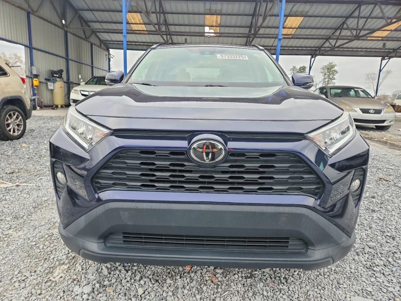 2021 TOYOTA RAV4 XLE photo 5