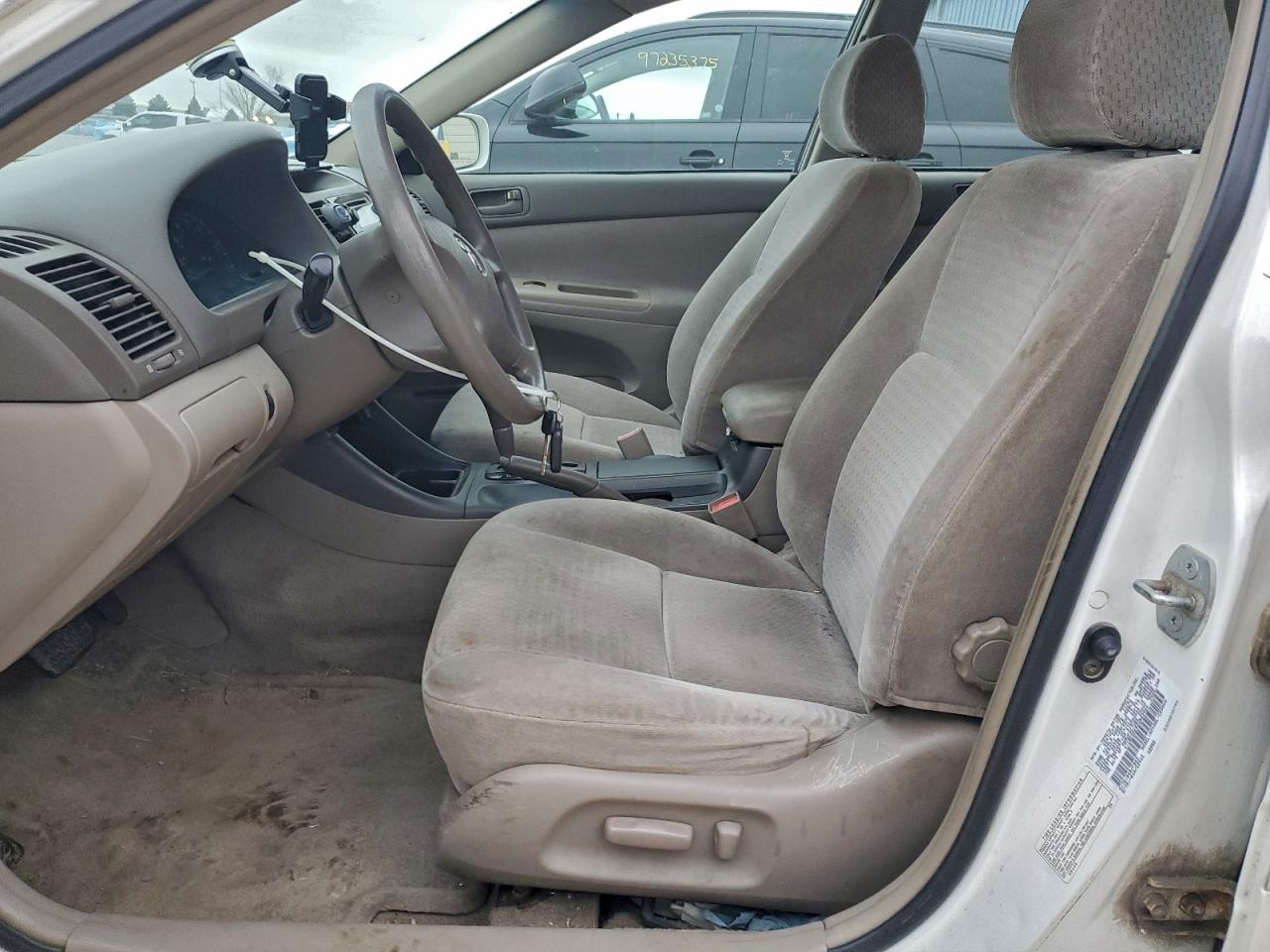 2002 TOYOTA CAMRY LE photo 7