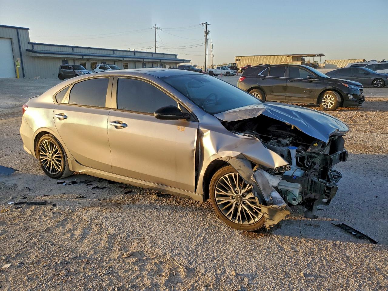 2023 KIA FORTE GT LINE photo 4
