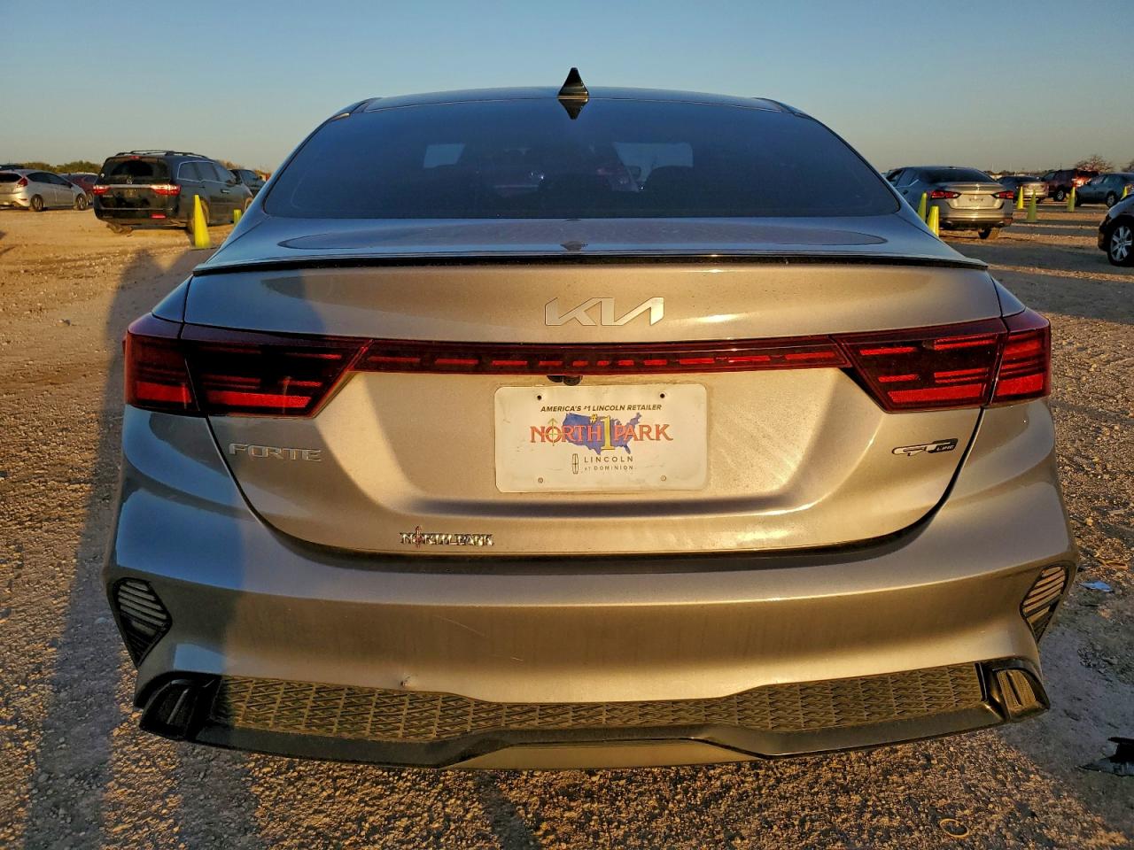 2023 KIA FORTE GT LINE photo 6