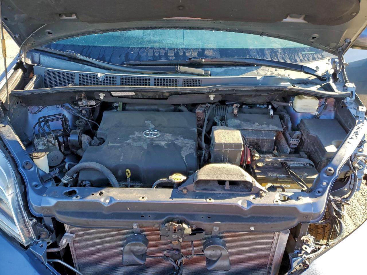 2015 TOYOTA SIENNA XLE photo 12