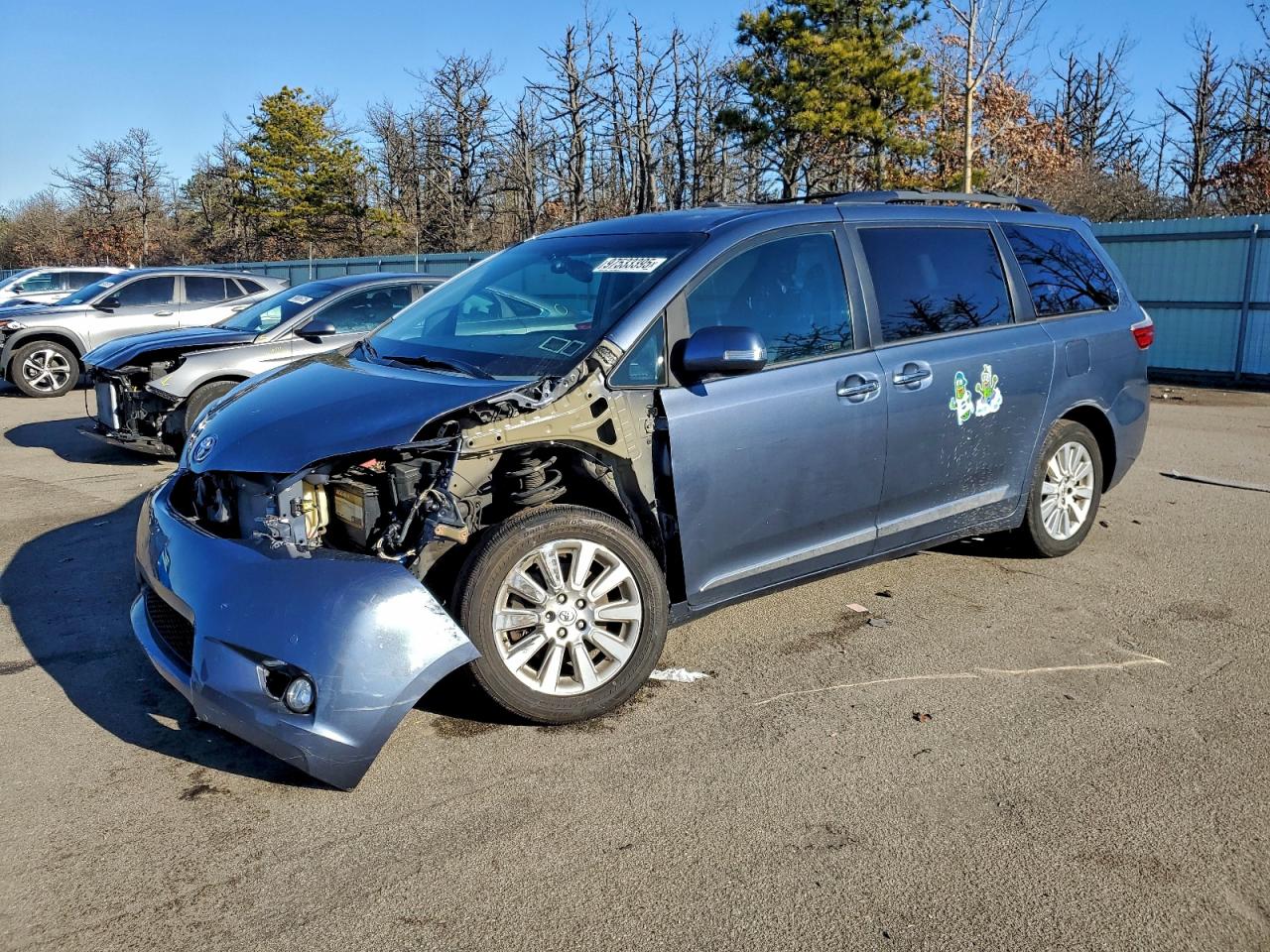 2015 TOYOTA SIENNA