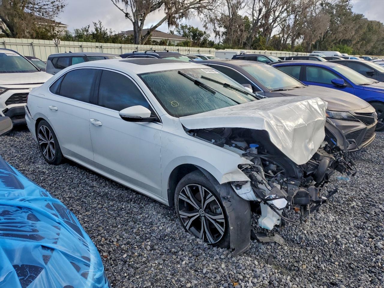 2021 VOLKSWAGEN PASSAT SE photo 13
