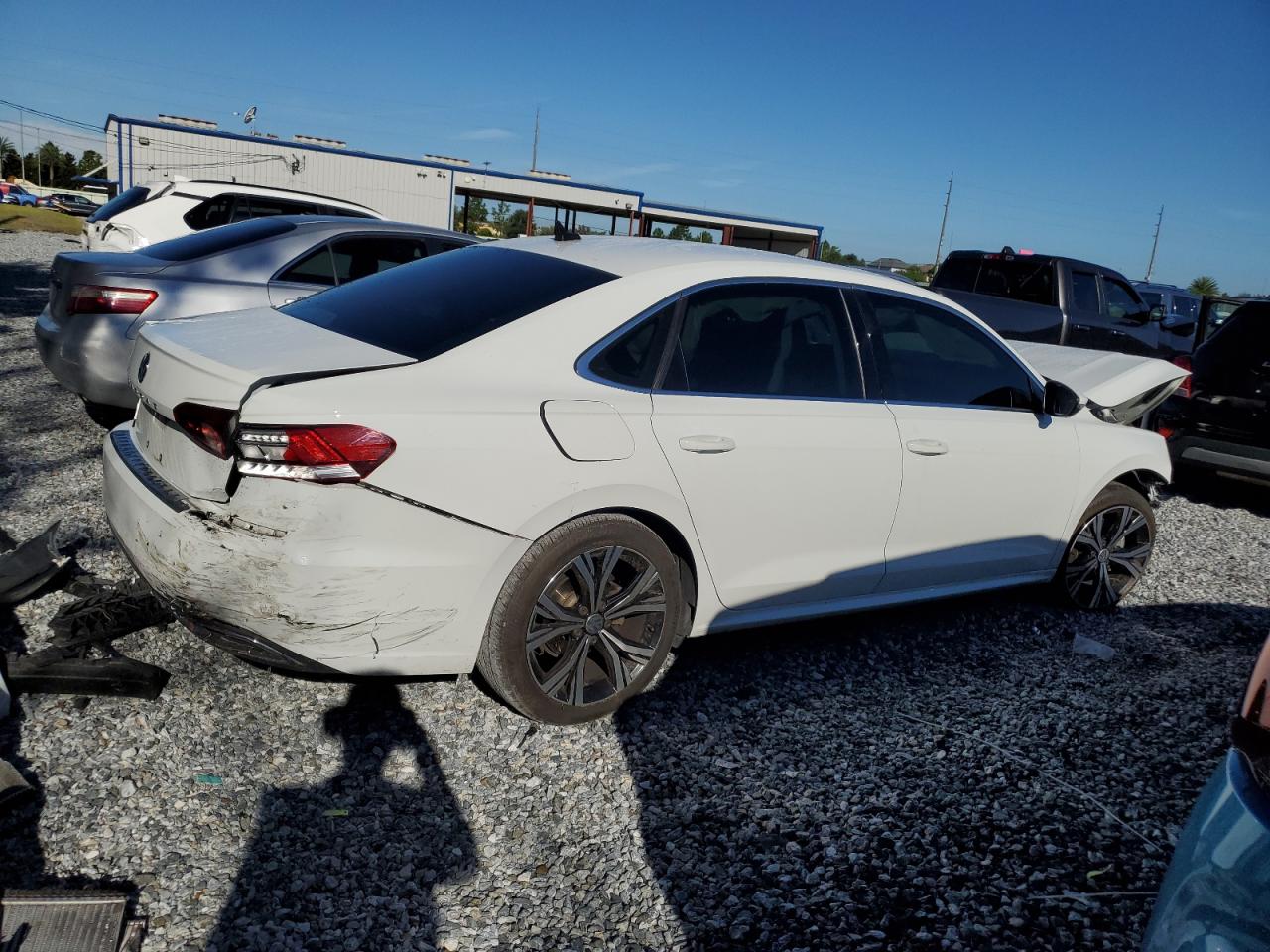 2021 VOLKSWAGEN PASSAT SE photo 9