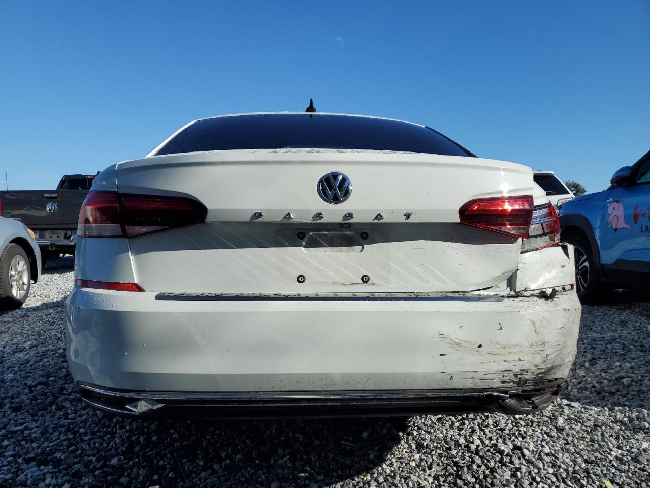 2021 VOLKSWAGEN PASSAT SE photo 21