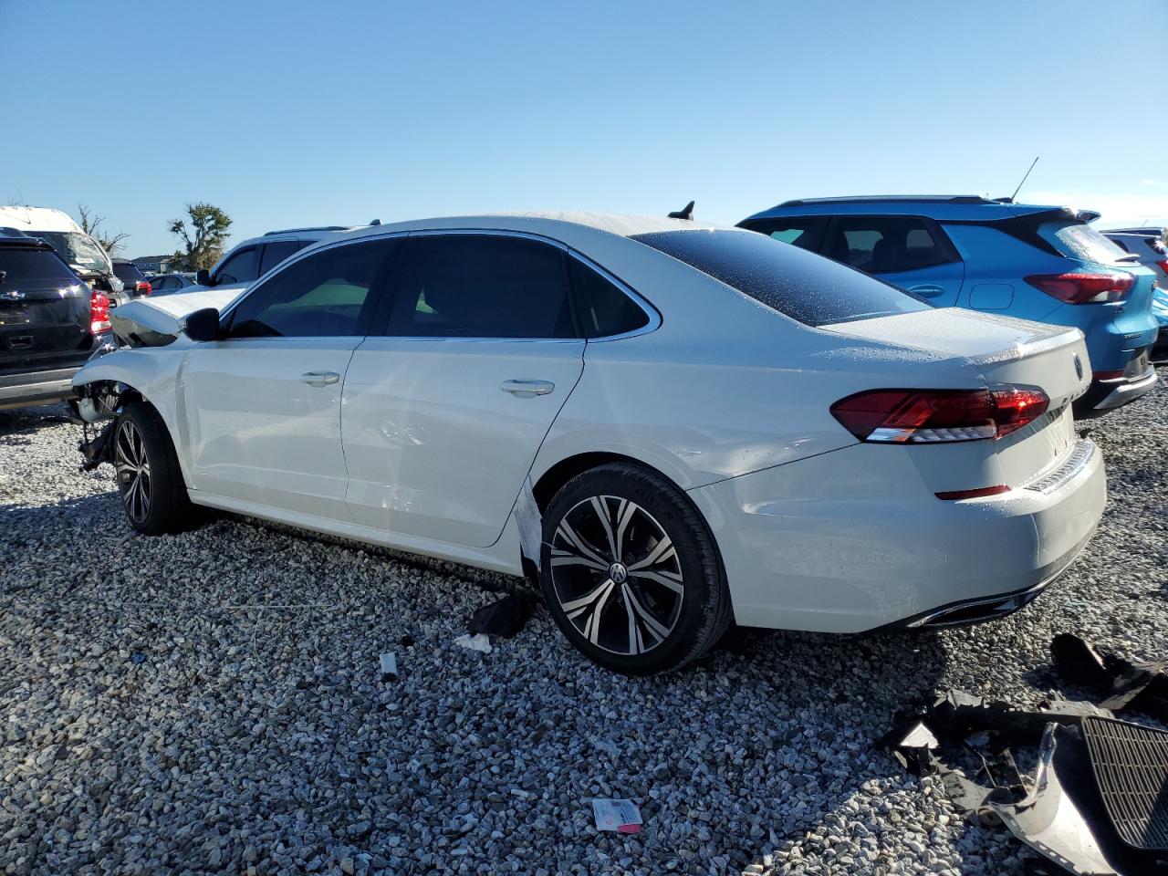 2021 VOLKSWAGEN PASSAT SE photo 5