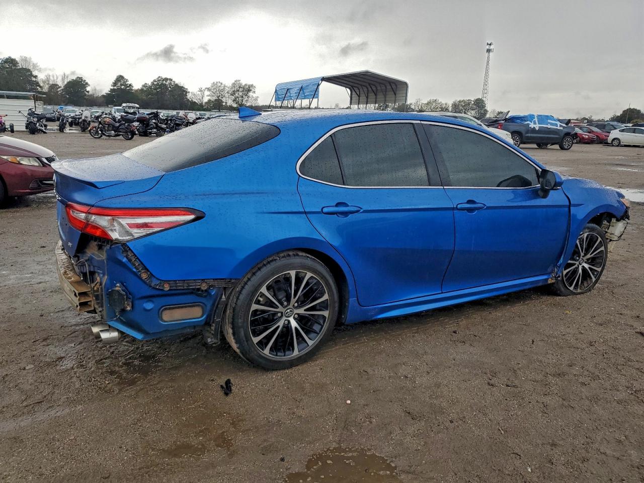 2019 TOYOTA CAMRY L photo 3