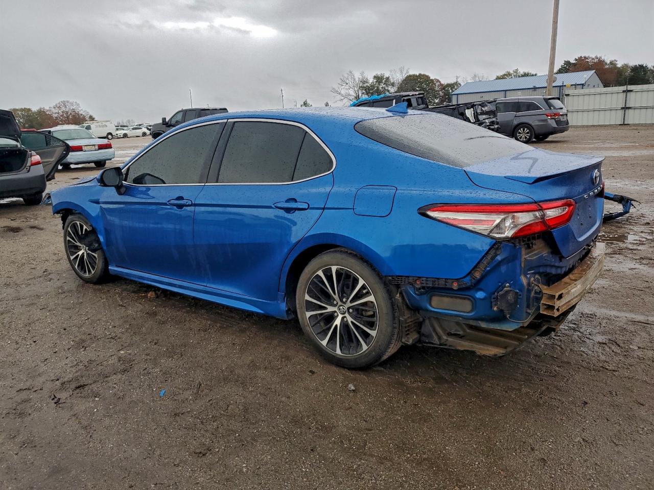 2019 TOYOTA CAMRY L photo 2