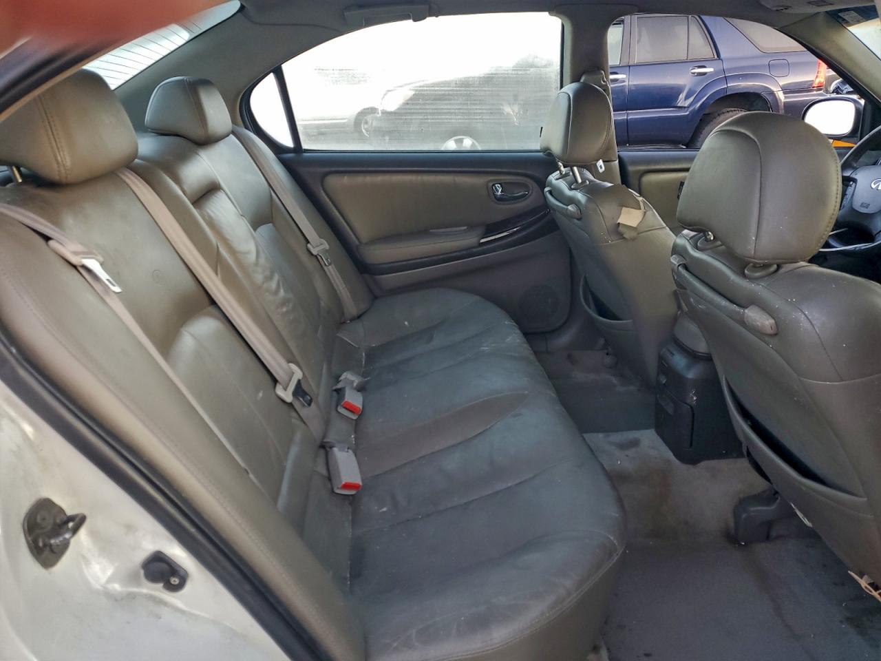 2001 INFINITI I30 photo 19
