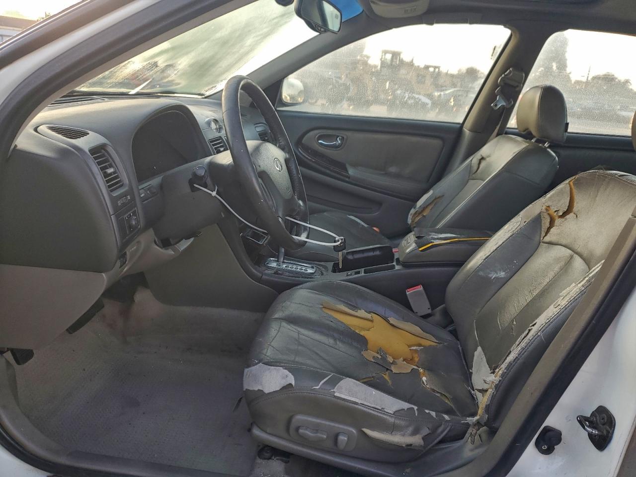 2001 INFINITI I30 photo 13