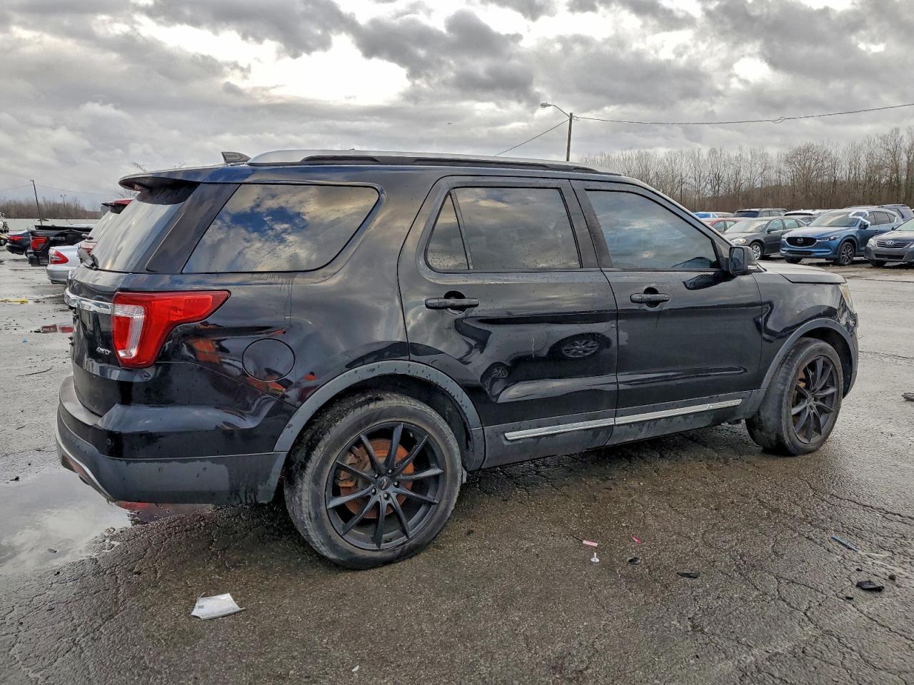 2016 FORD EXPLORER XLT photo 3