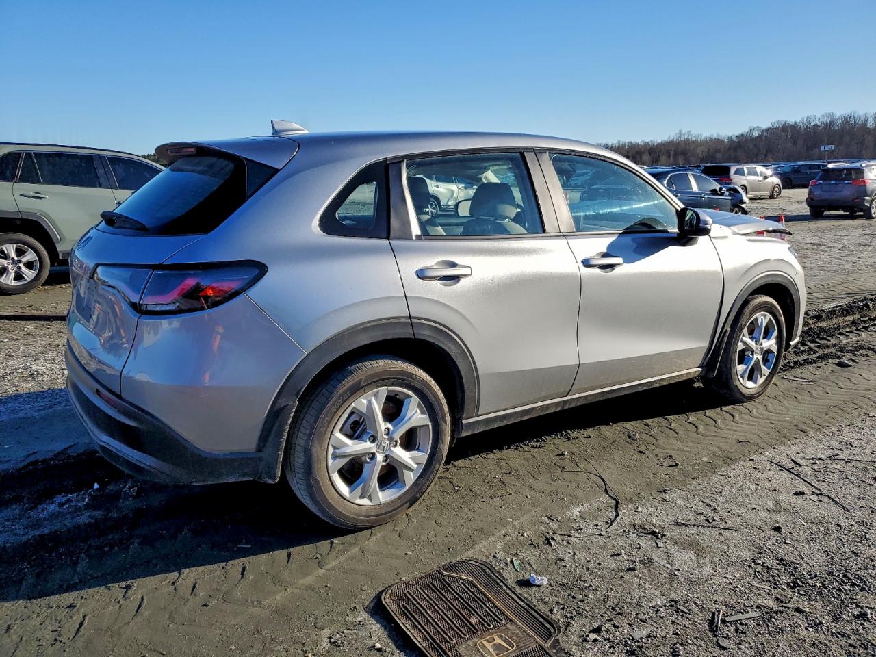 2024 HONDA HR-V LX photo 3