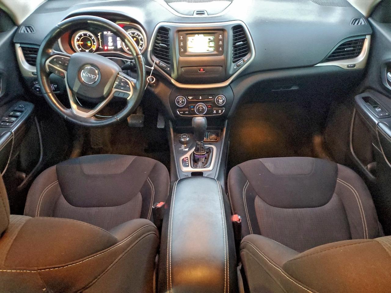 2015 JEEP CHEROKEE LATITUDE photo 8