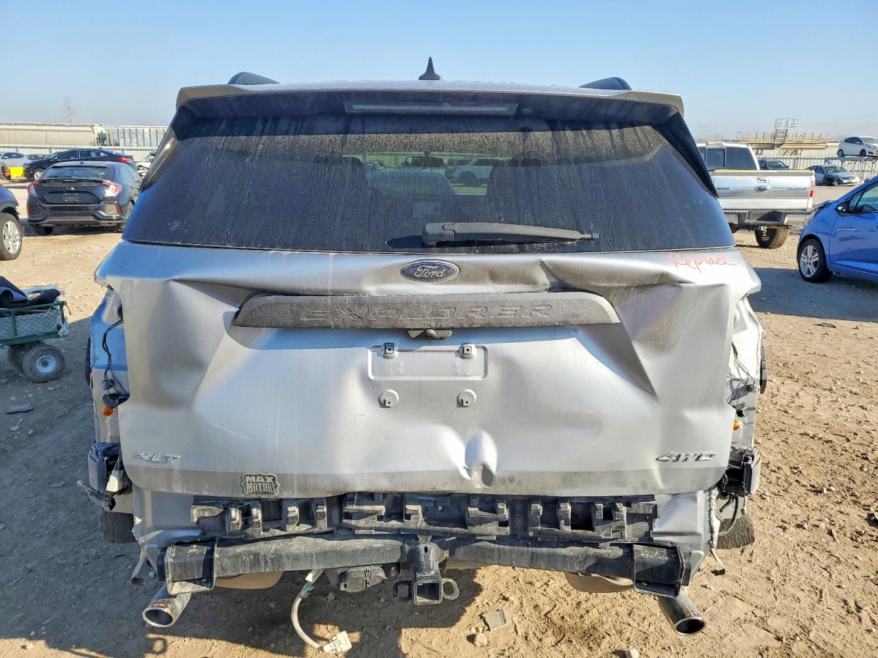 2023 FORD EXPLORER XLT photo 6